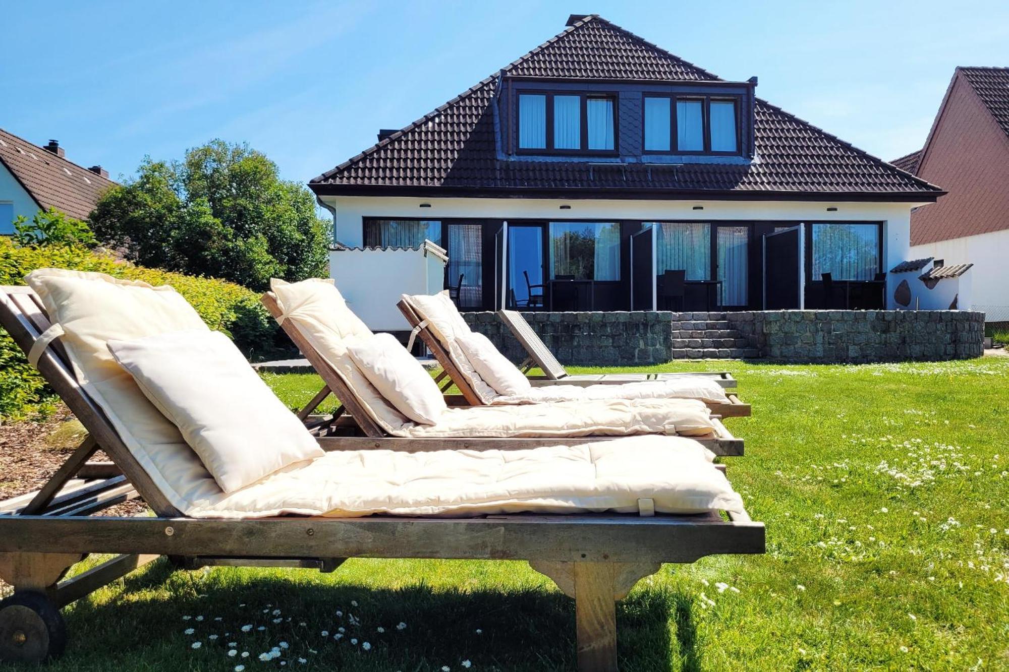 Strandnahe Moderne Ferienwohnung mit Garten Scharbeutz Exterior photo